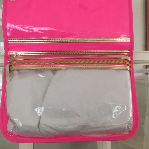 Lilly Pulitzer Colorful Travel Bag - Pink, Blue, Green - Picture 4 of 5